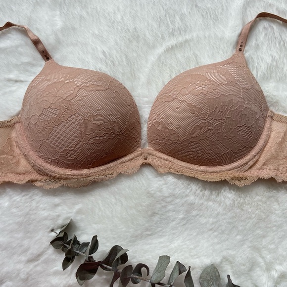 Victoria’s Secret Biofit Push-Up Bra - 34C - Picture 1 of 8